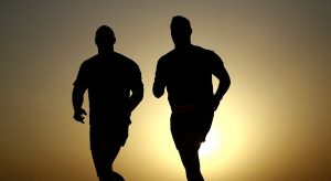 Männer Wellness - Joggen nach einer Wellnessanwendung